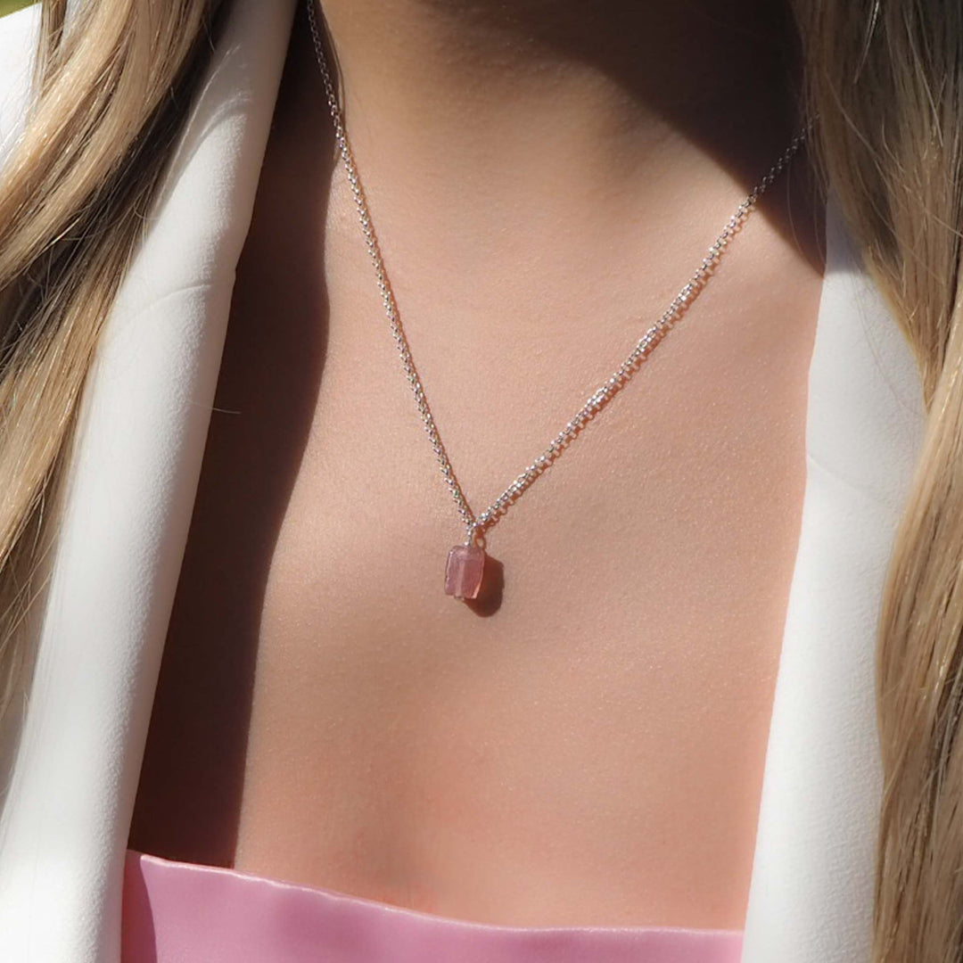 Rosenquarzkette, kristallkette rosenquarz rosa edelsteinschmuck, silberkette mit rosa edelstein liebe rosenquarzkette kaufen, schutzstein liebe schmuck kaufen, rosenquarzschmuckk