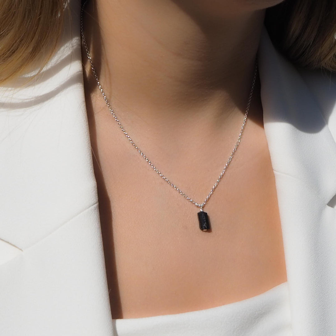 turmalinkette, rohstein turmalin schmuck halskettte mit turmalin, schutzkette edelstein heilsteinkette schörl, schörlkette turmalinschmuck