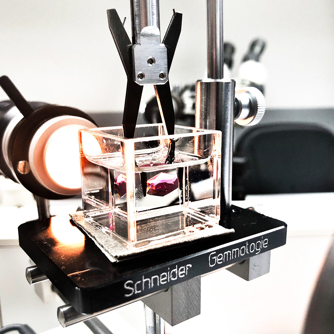 Reinheit der Edelsteine, Qualität von Schmucksteinen, Reinheit und Klarheit die 4 C