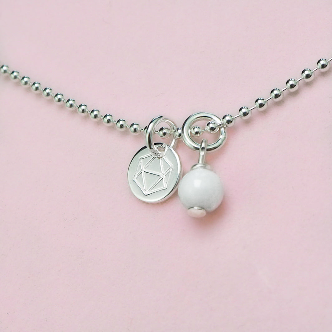 Magnesit Weißer Marmorierter Edelstein mit Kette Silber handgemachter Schmuck aus Heilsteine